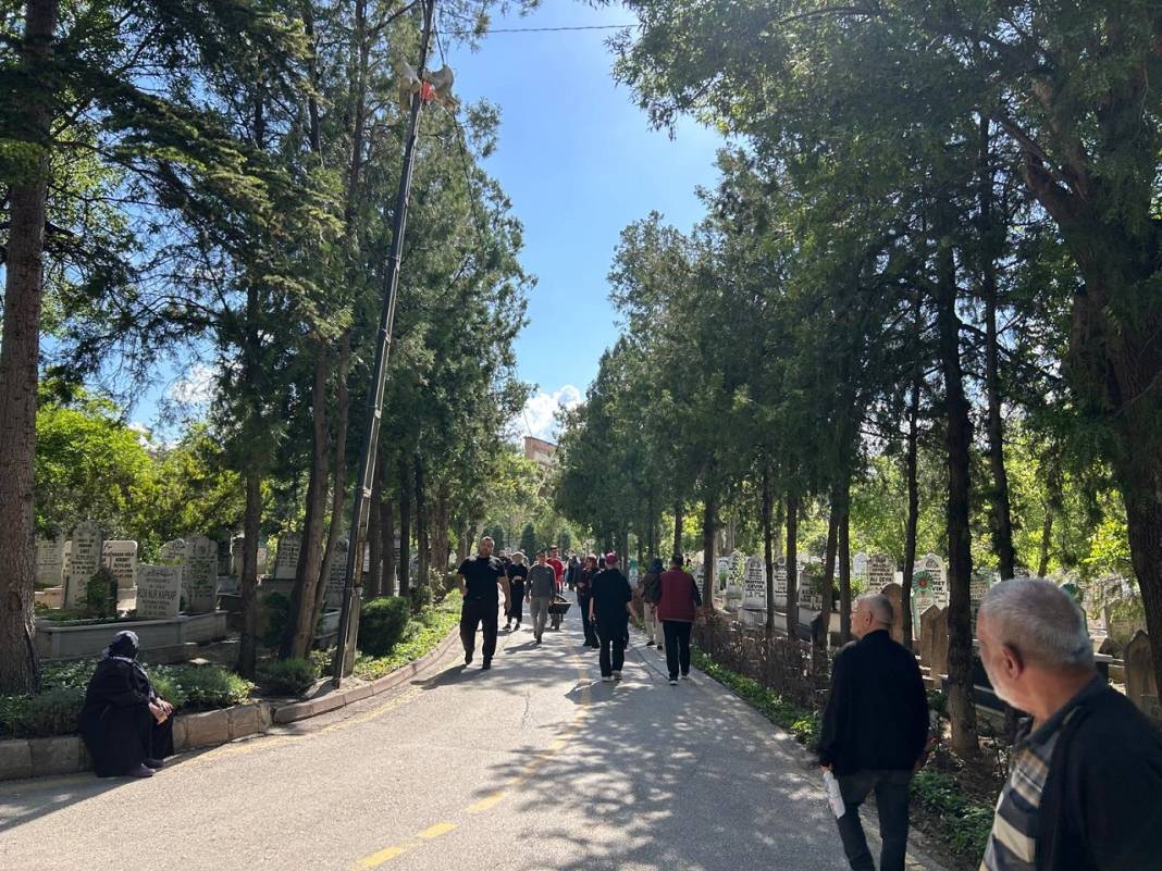 Konya’da bayram öncesi hüzün ve dua bir arada! 3